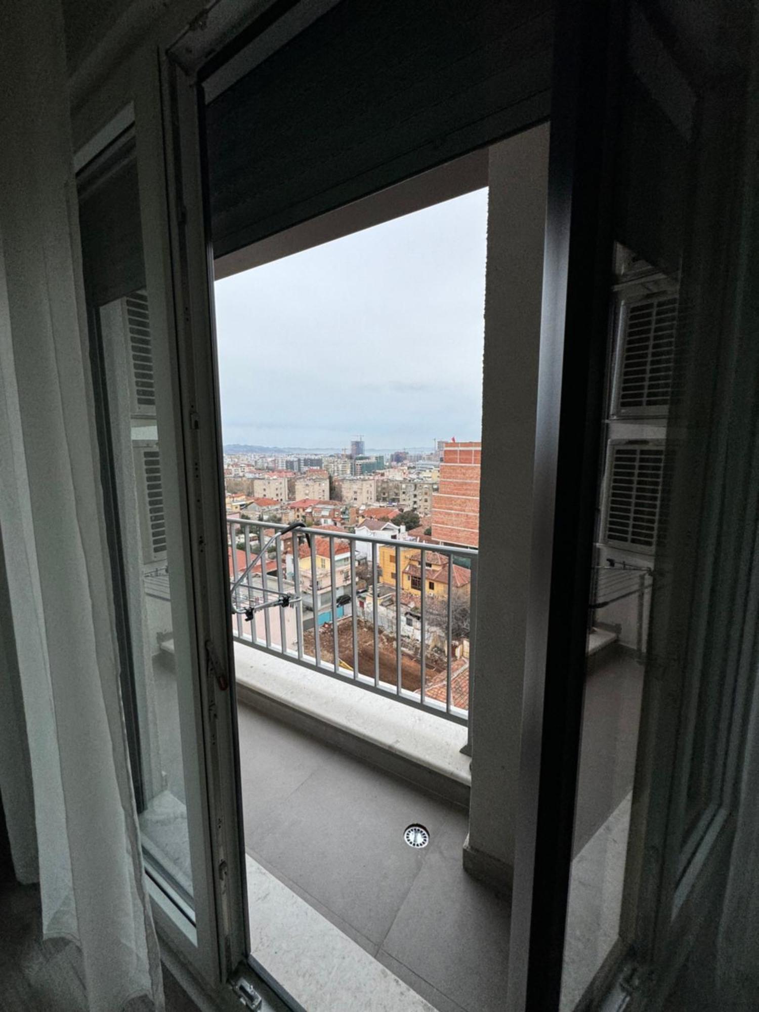 Tirana Centre Lions Gate 2 Apartment Ngoại thất bức ảnh